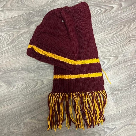 Hand‎ Knit Scarf and Hat Set, Burgundy and Gold, Winter Accessories - Picture 1 of 5